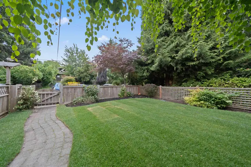3424 W 7TH AVENUE - photo 3 of 32
