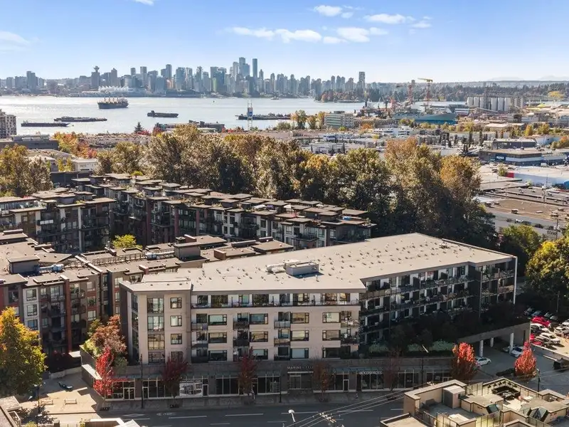 509 725 MARINE DRIVE - photo 1 of 33