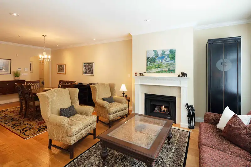 125 5735 HAMPTON PLACE - photo 4 of 36