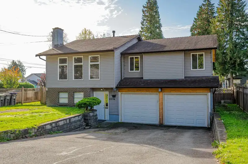 13194 98A AVENUE - photo 4 of 37