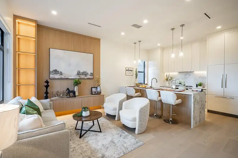2 4875 ALBERT STREET - photo 4 of 39
