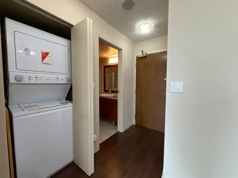 808 8280 LANSDOWNE ROAD - photo 4 of 22