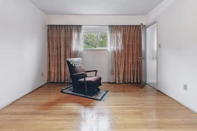 233 MONTGOMERY STREET - photo 3 of 17