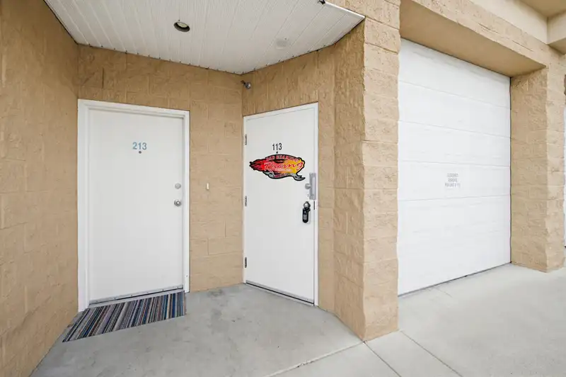 213 5678 199 STREET - photo 4 of 37