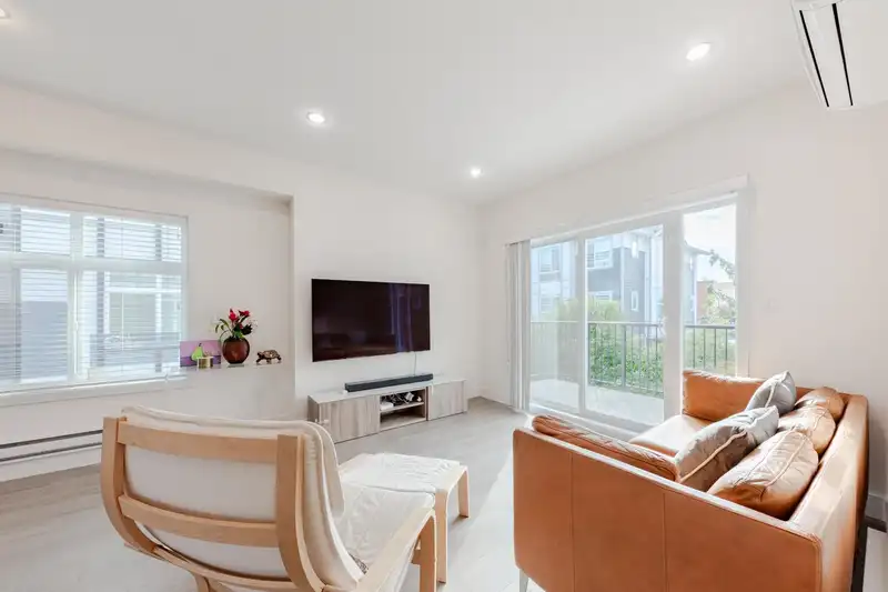 14 9680 ALEXANDRA ROAD - photo 4 of 38