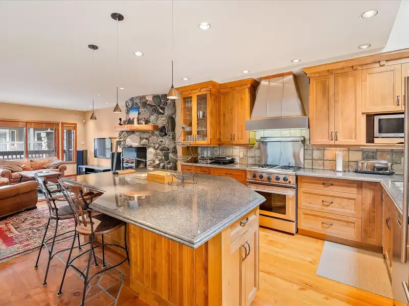 21 4501 BLACKCOMB WAY - photo 2 of 34