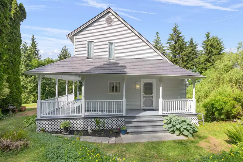 9526 SLATER STREET - photo 1 of 40