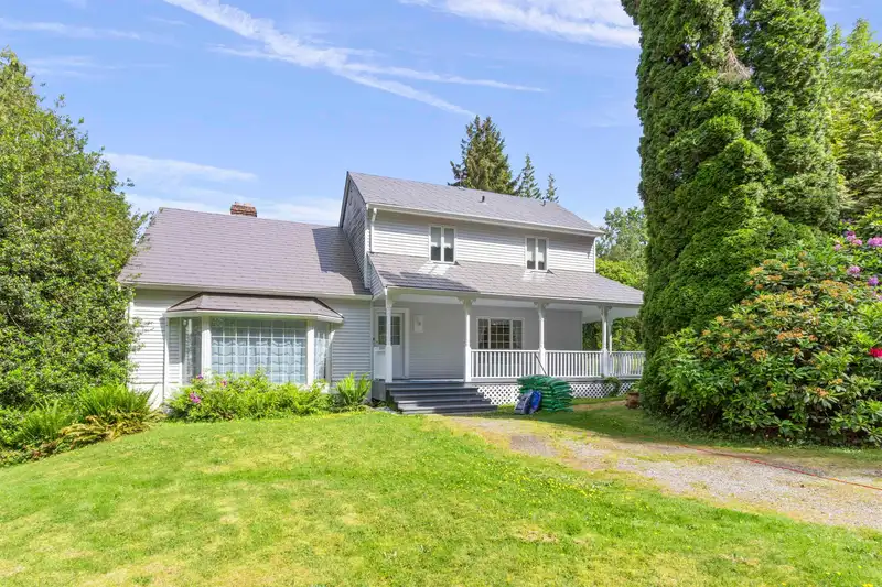 9526 SLATER STREET - photo 4 of 40