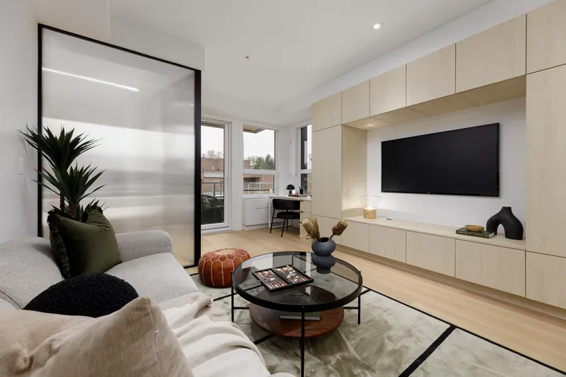 406 2471 SAINT GEORGE STREET - photo 3 of 25