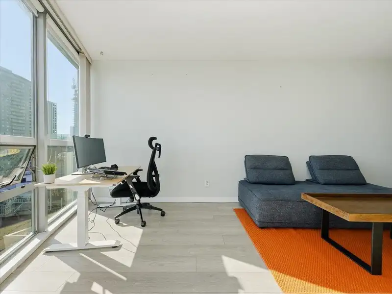 1710 14 BEGBIE STREET - photo 4 of 27