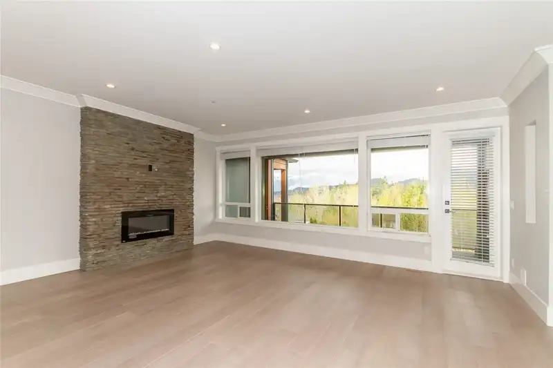 13682 MCKERCHER DRIVE - photo 3 of 34