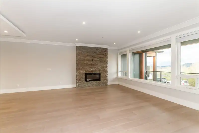 13682 MCKERCHER DRIVE - photo 4 of 34