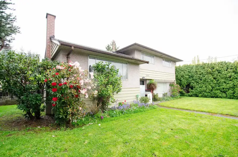 9600 DESMOND ROAD - photo 3 of 39