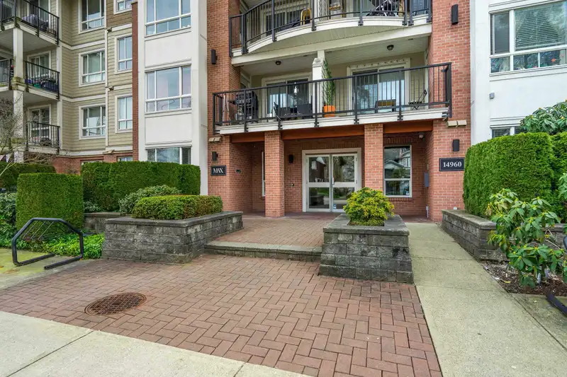 313 14960 102A AVENUE - photo 3 of 32
