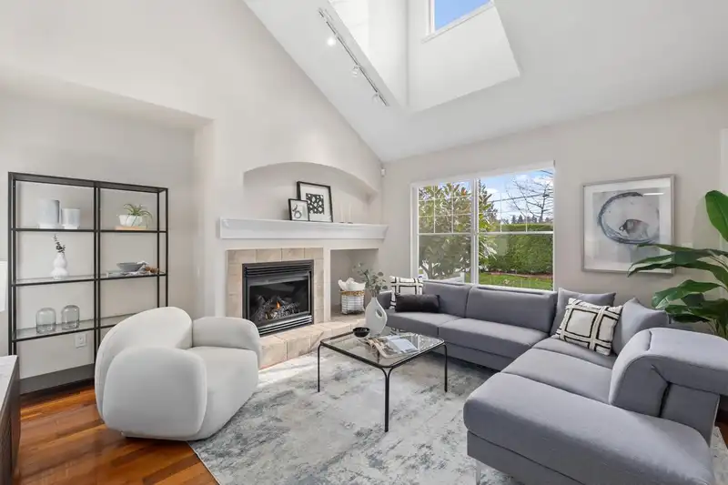 2 17097 64 AVENUE - photo 1 of 25