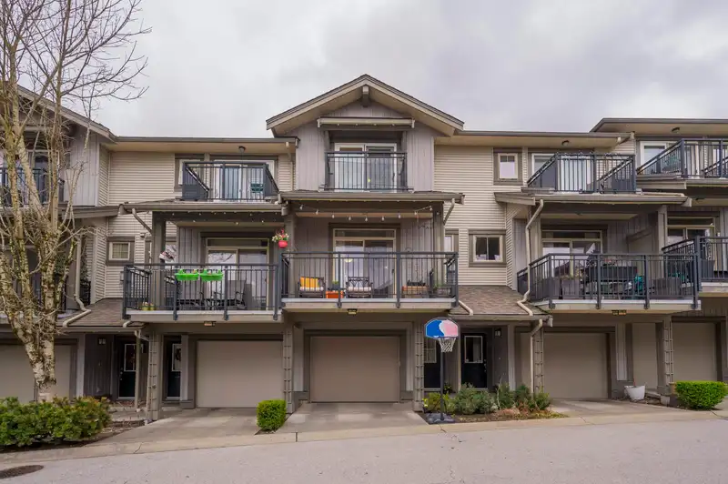 43 20326 68 AVENUE - photo 1 of 40