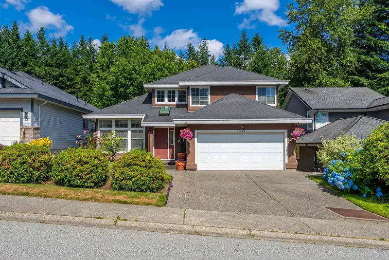 1539 BRAMBLE LANE - photo 1 of 33