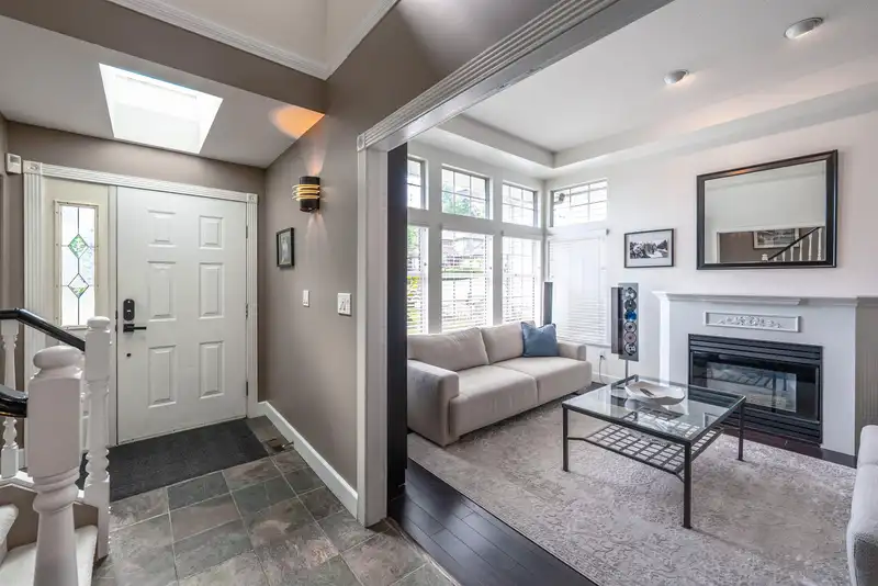 1539 BRAMBLE LANE - photo 2 of 33