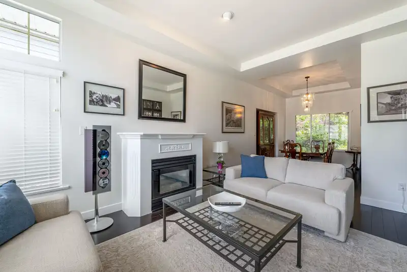 1539 BRAMBLE LANE - photo 4 of 33