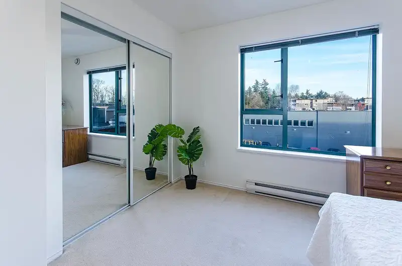 206 1085 W 17TH STREET - photo 2 of 29