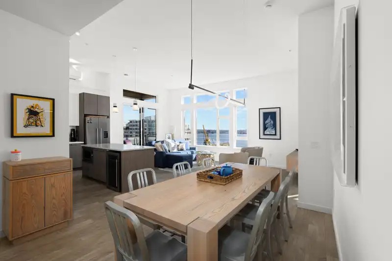 612 123 W 1ST STREET - photo 1 of 33