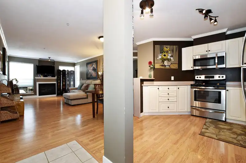 201 33728 KING ROAD - photo 2 of 25