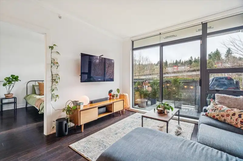 308 301 CAPILANO ROAD - photo 2 of 25