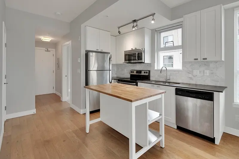 504 3080 GLADWIN ROAD - photo 4 of 25