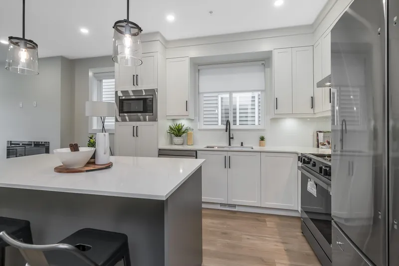 20521 76 AVENUE - photo 2 of 16