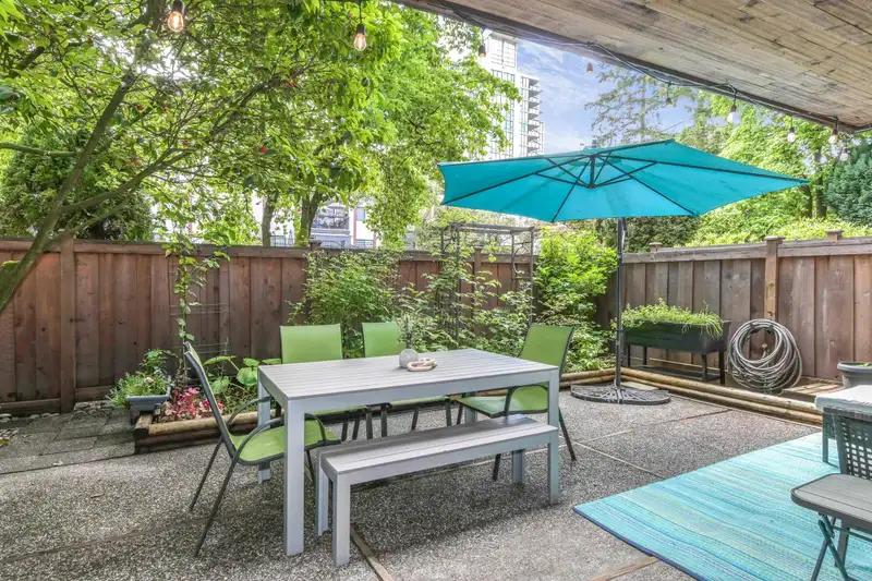 109 708 EIGHTH AVENUE - photo 3 of 25