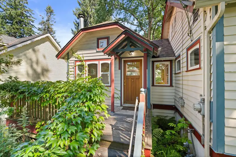 23253 FRANCIS AVENUE - photo 3 of 34