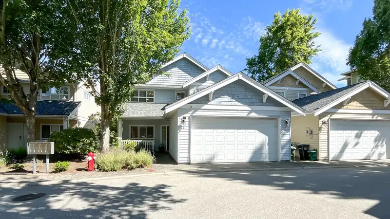 6 4791 STEVESTON HIGHWAY - photo 1 of 37