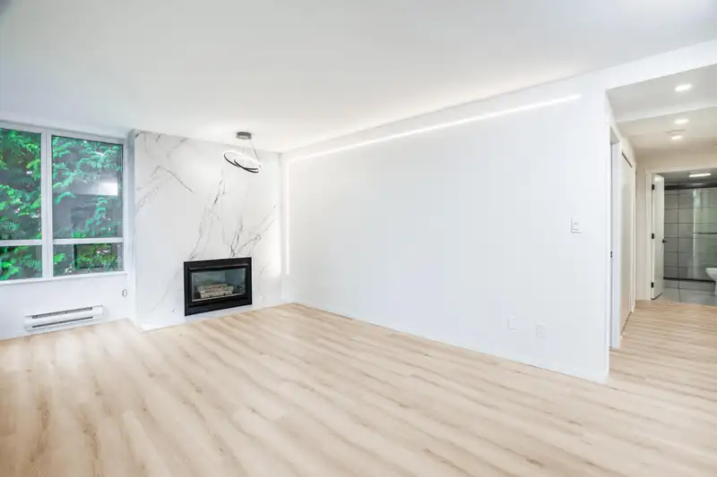 204 8280 WESTMINSTER HIGHWAY - photo 1 of 29