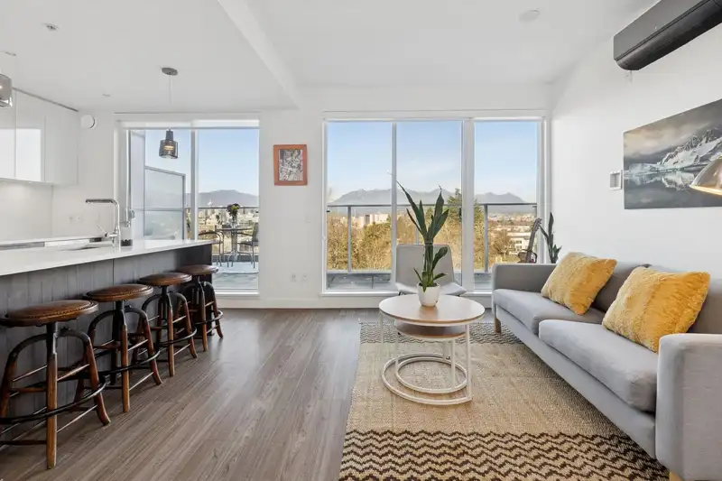 505 379 E BROADWAY - photo 1 of 25