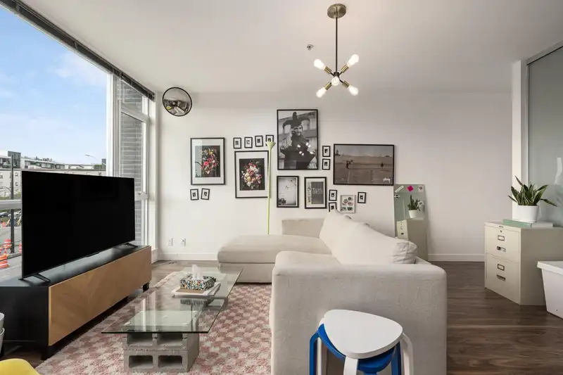 208 2511 QUEBEC STREET - photo 3 of 17