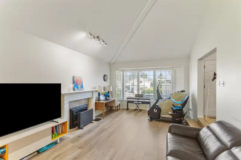 800 SPRICE AVENUE - photo 3 of 25
