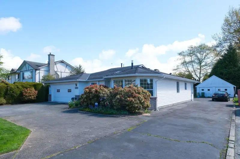 5900 GIBBONS DRIVE - photo 2 of 32