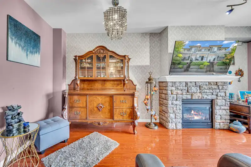 6 1010 EWEN AVENUE - photo 4 of 33