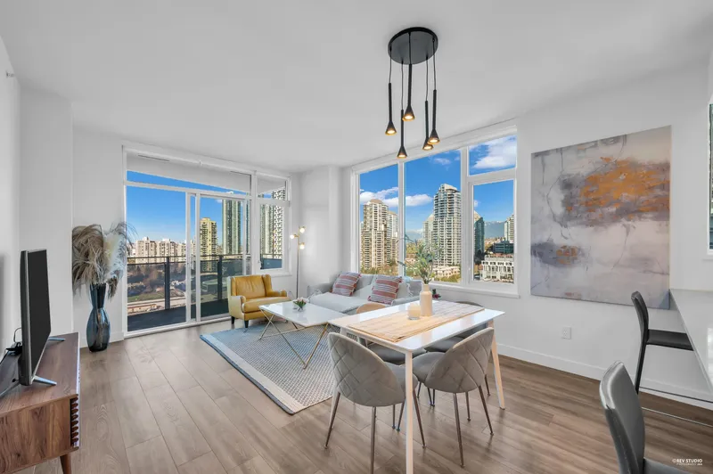 1307 4433 ALASKA STREET - photo 1 of 25