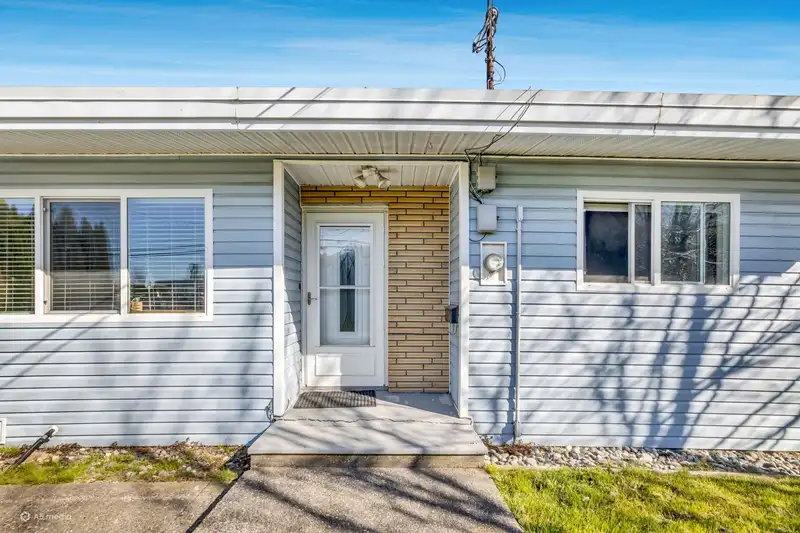 41965 YARROW CENTRAL ROAD - photo 4 of 23