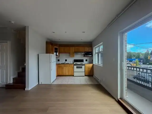 203 2817 CLARK DRIVE - photo 4 of 16