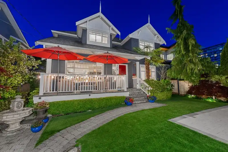 1075 ESPLANADE AVENUE - photo 1 of 35