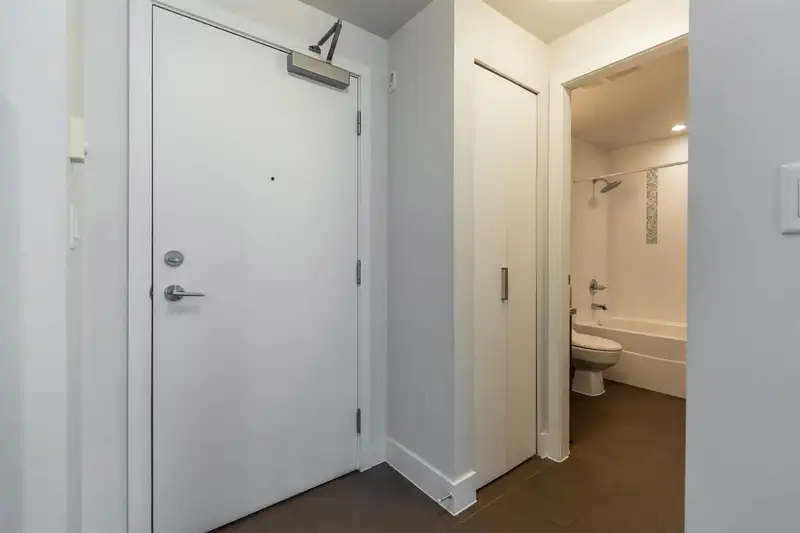 209 2957 GLEN DRIVE - photo 4 of 26