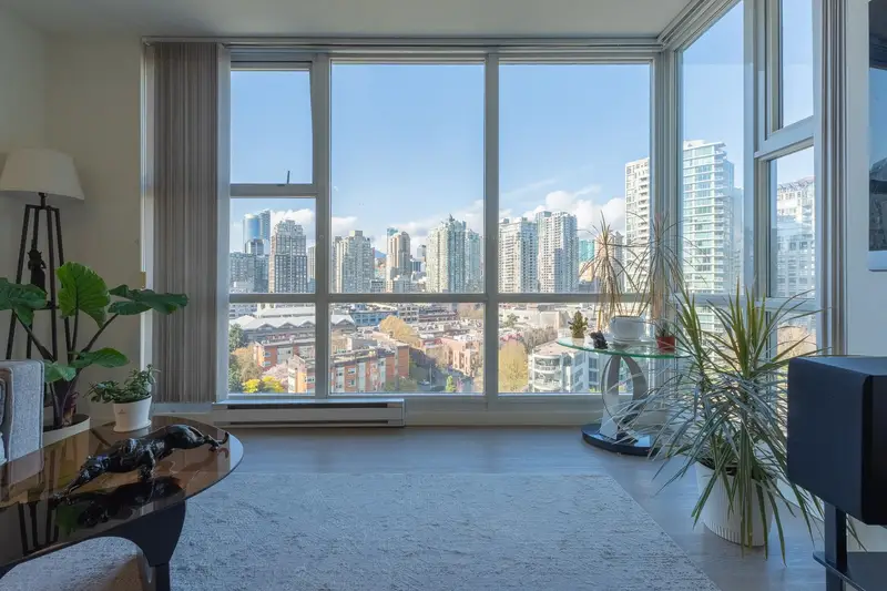 1605 193 AQUARIUS MEWS - photo 3 of 25