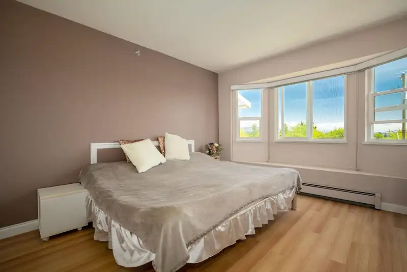 4568 HOY STREET - photo 4 of 17