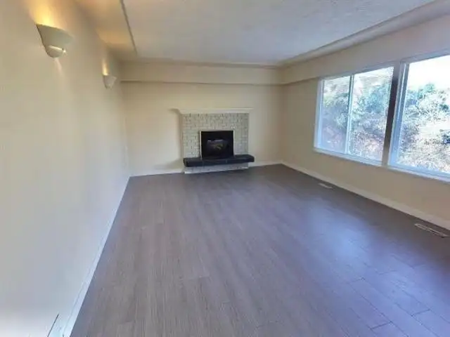 15622 THRIFT AVENUE - photo 2 of 12
