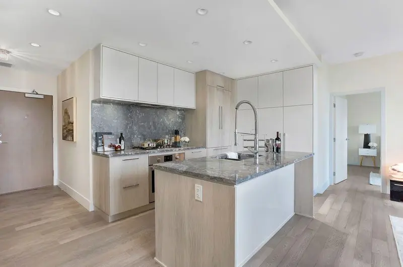 2801 680 SEYLYNN CRESCENT - photo 4 of 25