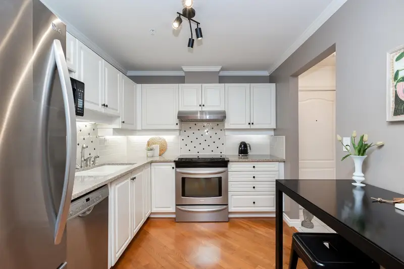 111 15272 20 AVENUE - photo 3 of 25