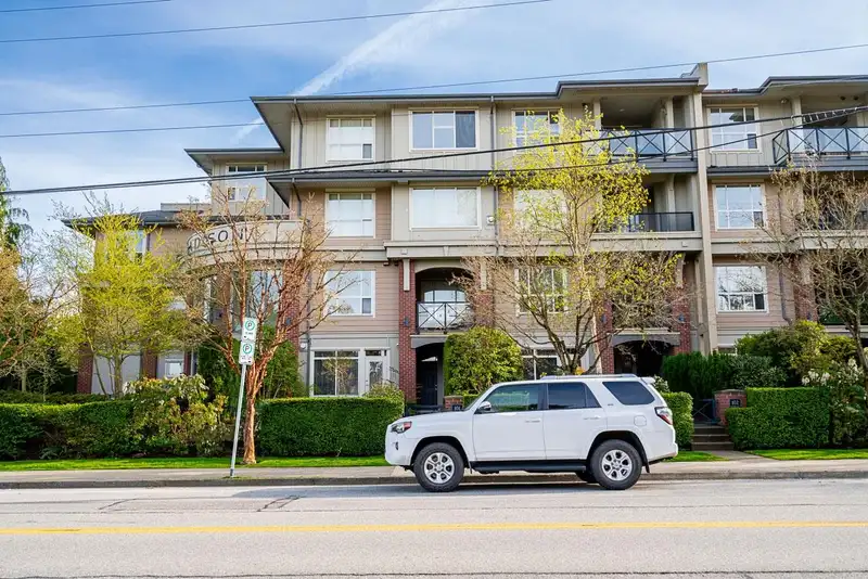 302 1787 154 STREET - photo 4 of 40