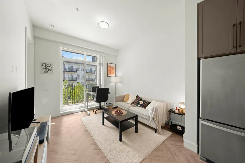 201 13933 105 BOULEVARD - photo 3 of 24